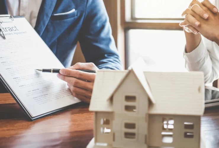 Imobiliária em Pradópolis SP: Michele Salvino, sua especialista em imóveis na região