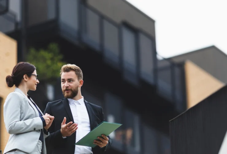 Por que contratar um corretor de imóveis de alto padrão pode transformar sua experiência de compra