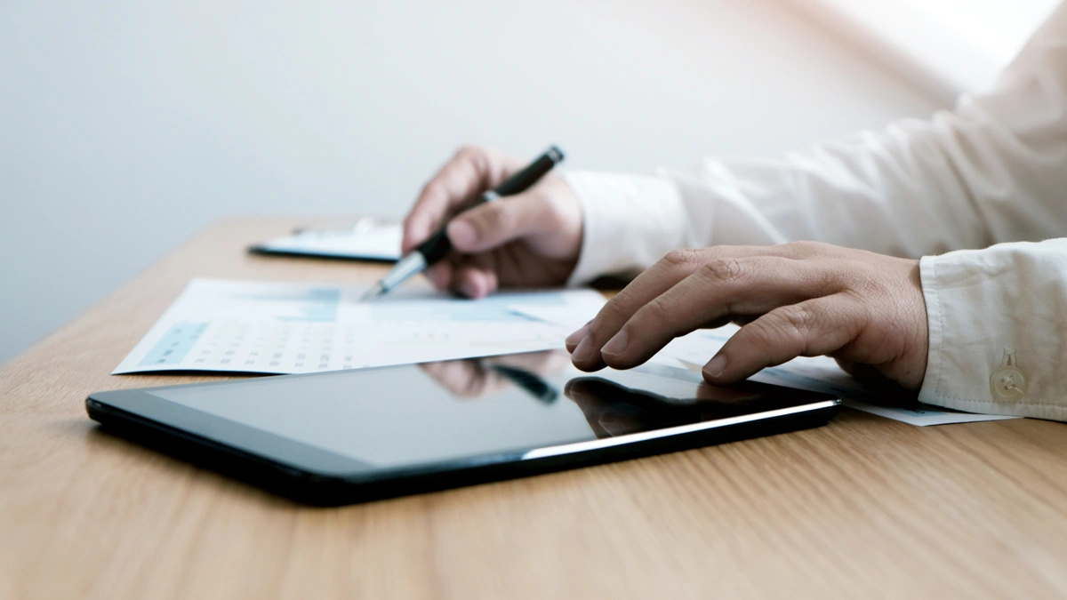 Modelo completo de contrato de prestação de serviços de estética e beleza